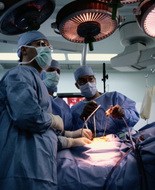Cancro prostatico: chirurgia robotica laparoscopica e operazione a cielo aperto a confronto